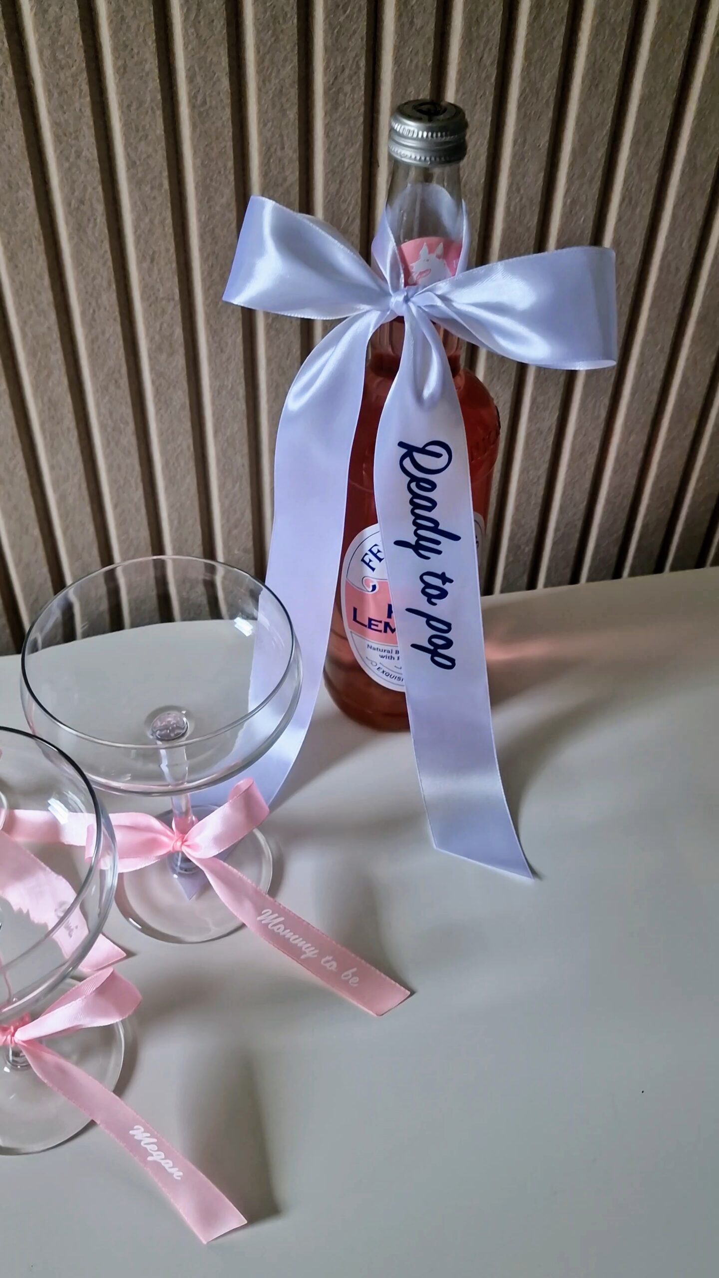 Bottle Bow Ready to Pop voor een babyshower